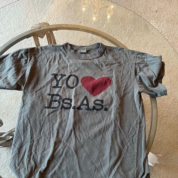 2/$15 Basic graphic t shirt - Picture 1 of 3